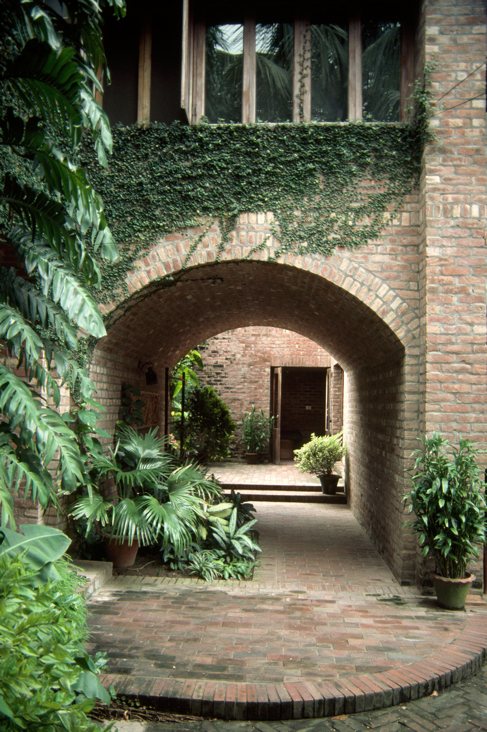 Biography: Architect Bashirul Haq